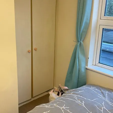 Small 1 Bedroom Near Centre *