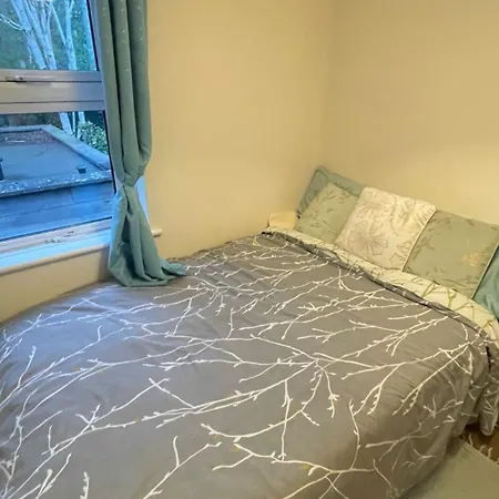 Small 1 Bedroom Near Centre شقة *
